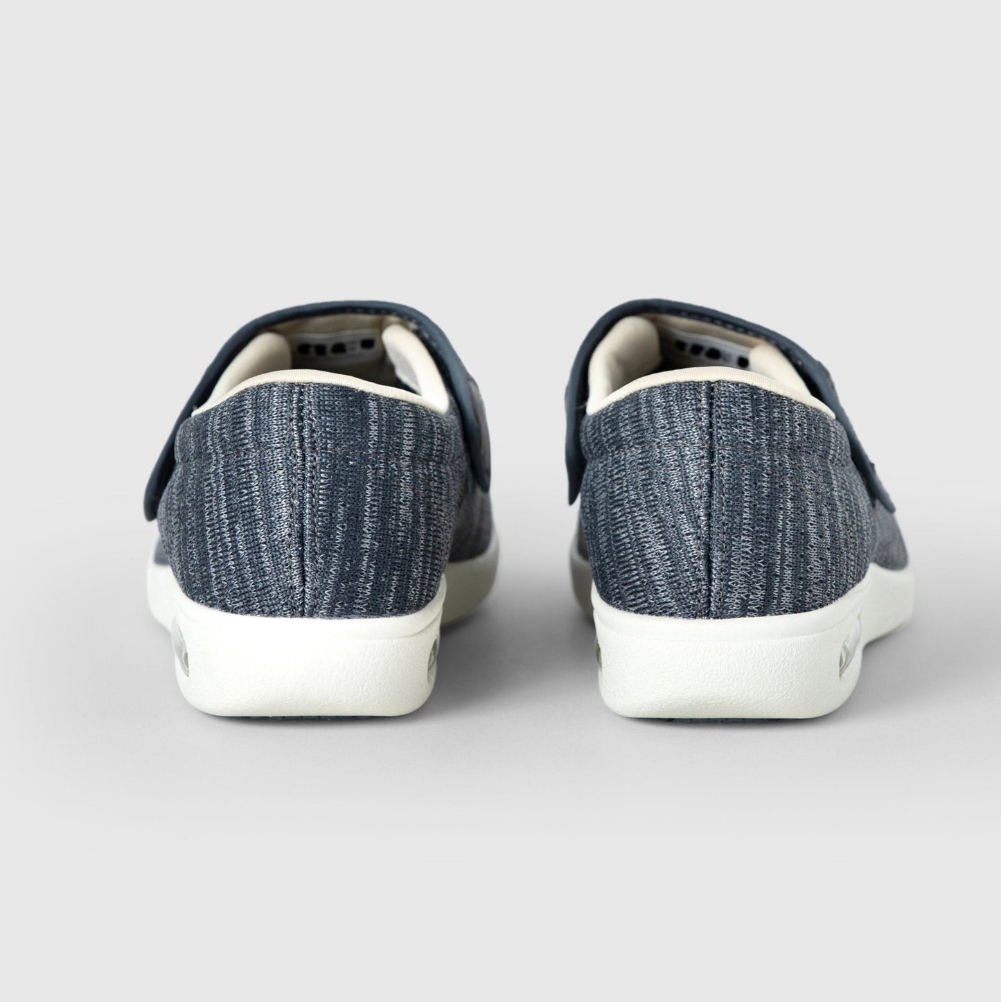 Chloe Stretch No-Tie Wide Shoes w/ Adjustable Closure - Grey